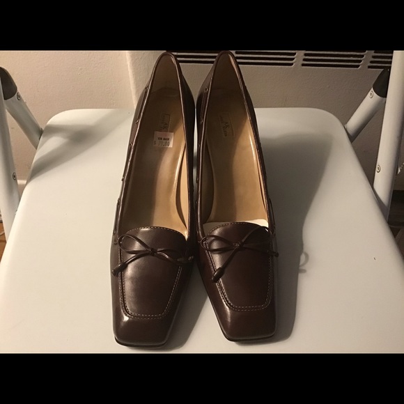 Anne Klein Shoes - Beautiful Anne Klein women’s dress shoes.